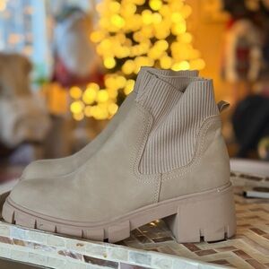 Madden Girl Tan Lug Boot